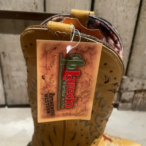 Laredo Women’s Cowboy Boots in embroidered cutout tan leather. Size 7 NWT - Picture 7 of 11